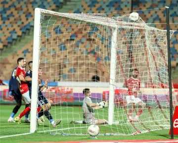 الأهلي يفوز على إنبي بثلاثية نظيفة بالدوري