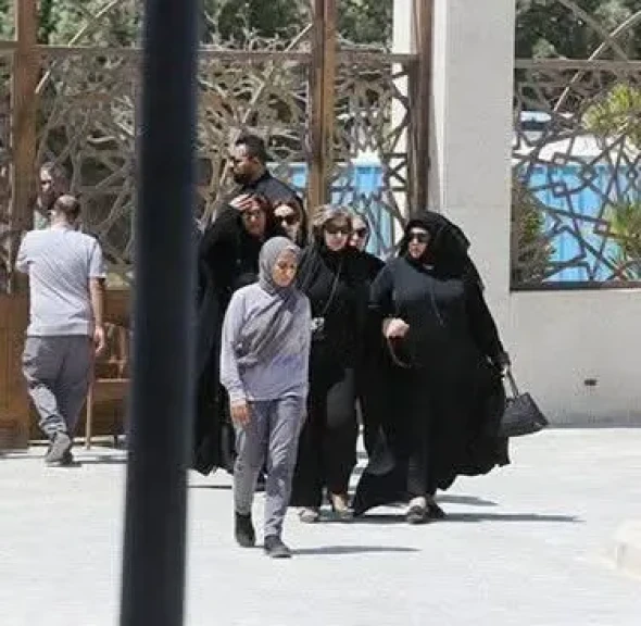 لبلبة وهالة سرحان أول الحاضرين للمشاركة فى تشييع جثمان هانى شاكر