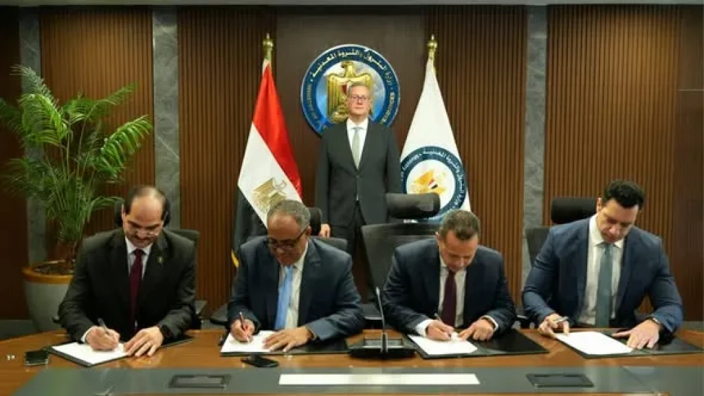 وزير البترول والثروة المعدنية يشهد توقيع مذكرة اتفاق مع بي بي وهاربور إنرجي