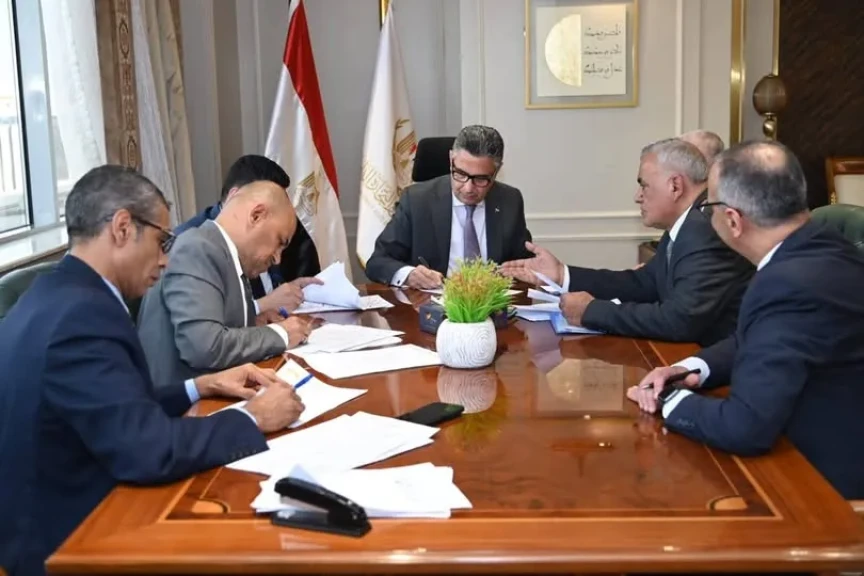 وزير التموين والتجارة الداخلية يلتقي بعدد من السادة أعضاء مجلسي النواب والشيوخ