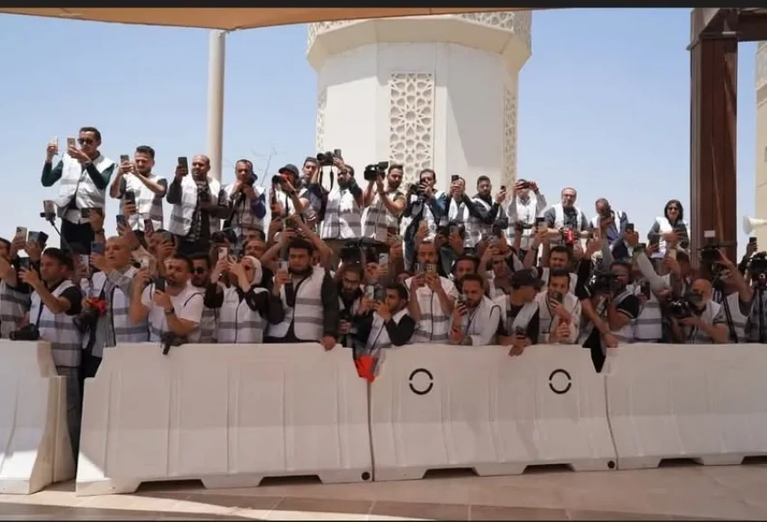 الصحفيين : التزام مهني مشرف في جنازة هاني شاكر.. واستمرار ضوابط التغطية في العزاء اليوم بالتعاون مع SOKNA