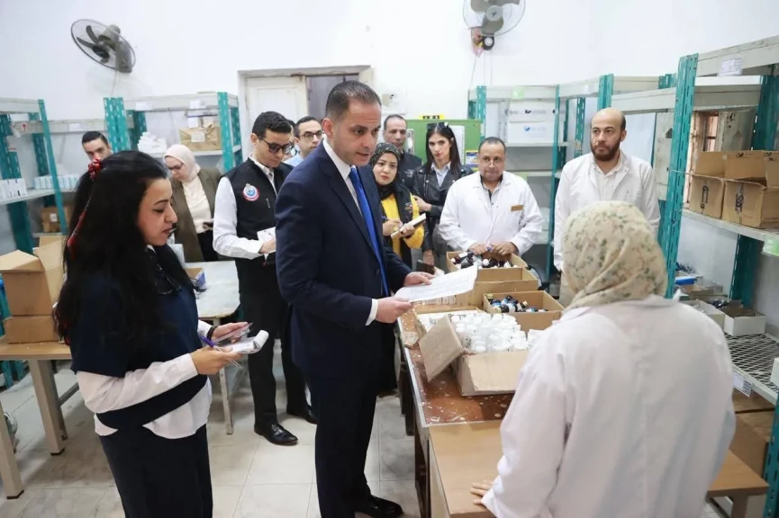 نائب وزير الصحة يجري جولة تفقدية مكثفة بمحافظة الفيوم لمتابعة انتظام العمل