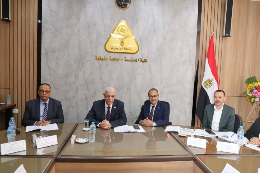 رئيس جامعة المنوفية يشهد جلسة مجلس كلية الهندسة