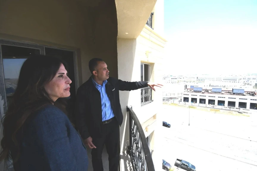 وزيرة الإسكان تتفقد أبراج الداون تاون والحي اللاتيني ومركز المؤتمرات والمعارض بمدينة العلمين الجديدة