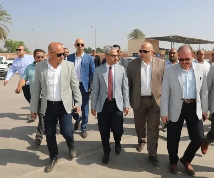 محافظ بني سويف يتابع ميدانياً سير ومُستجدات العمل في منظومة توريد القمح المحلي خلال زيارته لمُجمّع الصوامع بسدس