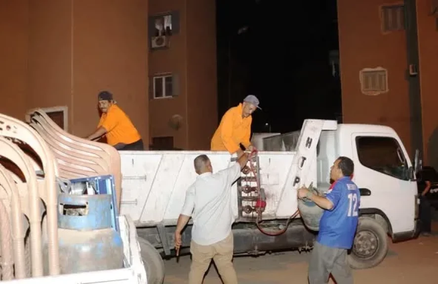 محافظ أسوان يتابع نتائج الحملات المكبرة لرفع الإشغالات والتعديات على حرم الطرق العامة بجوار كلية الهندسة بقرية أبو الريش بإجمالى 317 حالة إشغال