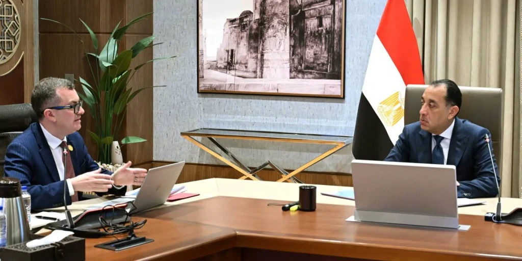 رئيس الوزراء يتابع مع وزير التخطيط الموقف التنفيذي لخطة العام المالي 2026/2025 وجهود متابعة الأداء وحوكمة الاستثمارات العامة