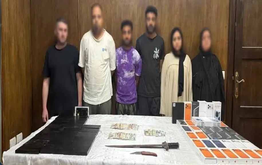 الداخلية: ضبط المتهمين في واقعة تقييد صاحب محل منتجات البان وسرقة مبالغ مالية