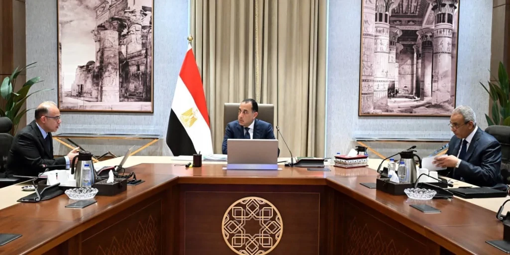 رئيس الوزراء يستعرض مع وزير الاستثمار والتجارة الخارجية عددا من ملفات العمل