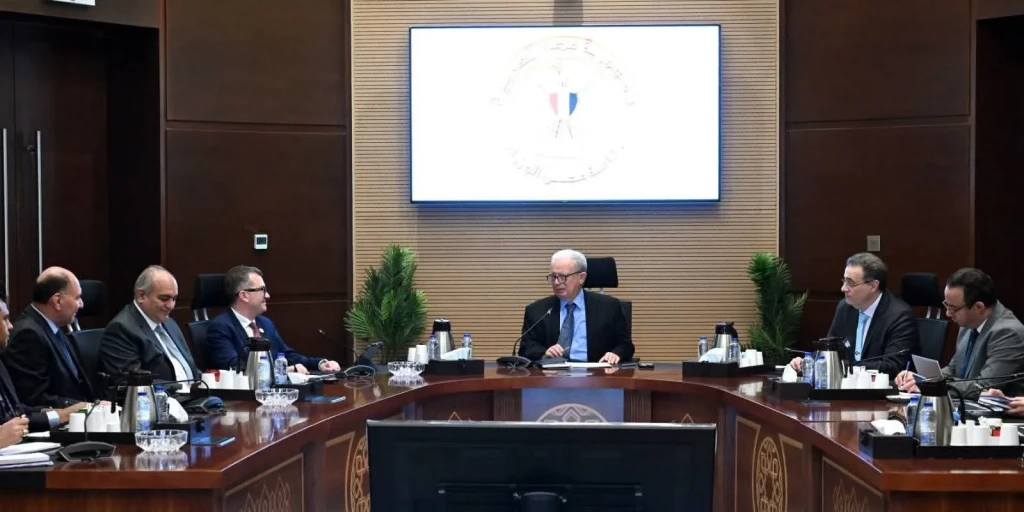 نائب رئيس الوزراء للشئون الاقتصادية يترأس الاجتماع الأول للجنة المعنية بتطوير أداء الجهاز الإداري للدولة
