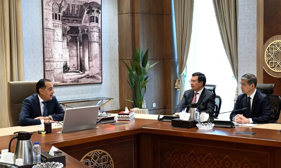 رئيس الوزراء يستقبل رئيس وكالة أنباء شينخوا الصينية والوفد المرافق له