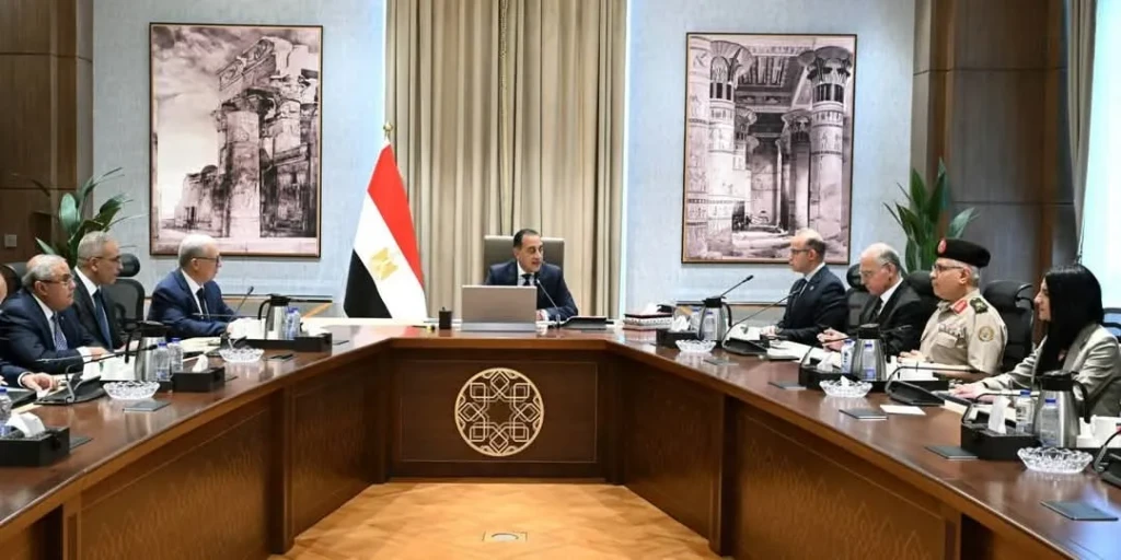 رئيس الوزراء يتابع موقف طرح عدد من الشركات الحكومية في البورصة