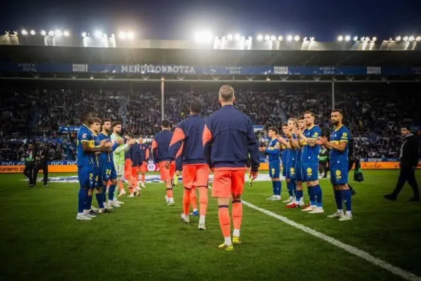آمال الدوري ال100 نقطة تتبخر.. برشلونة يسقط أمام ألافيس بهدف دون رد