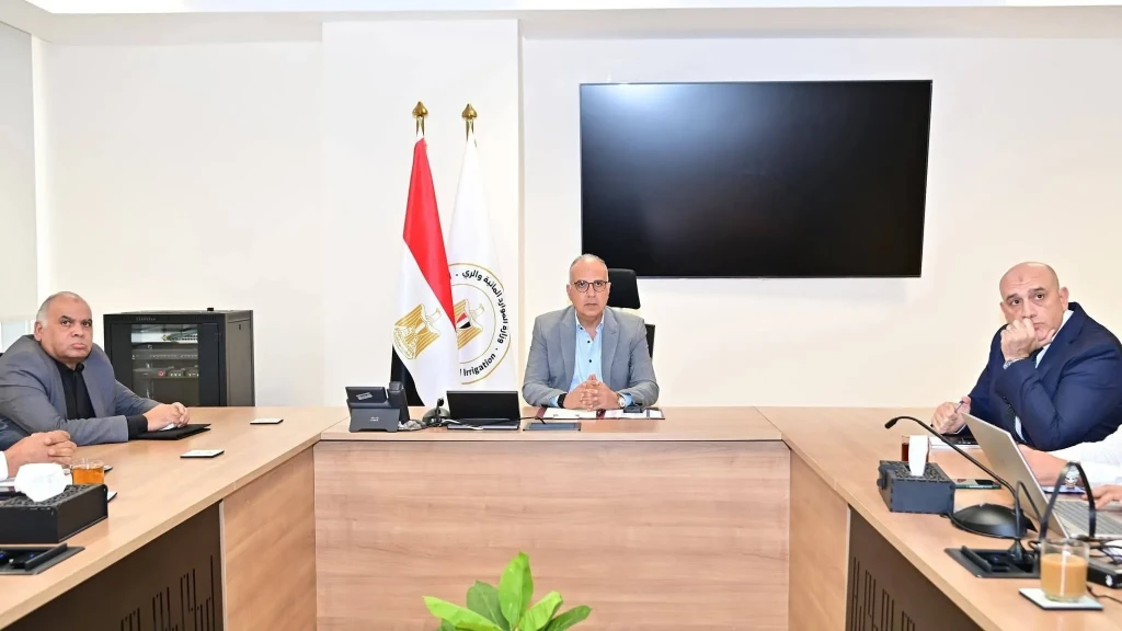 وزير الري يتابع الموقف المائي بمختلف المحافظات خلال فترة أقصى الاحتياجات المائية الحالية