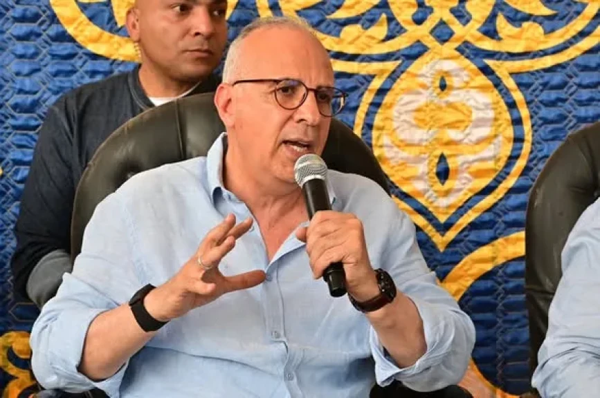 الدكتور سويلم يواصل جولته بمحافظة قنا ويتفقد أحد مواقع البحث والتطوير بقرية جراجوس بمركز قوص