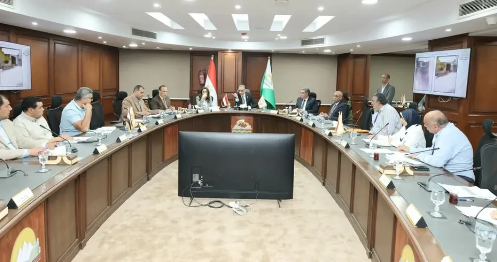 محافظ الجيزة : سرعة الاستجابة لشكاوى المواطنين والتعامل الميداني الفوري معها أولوية قصوى