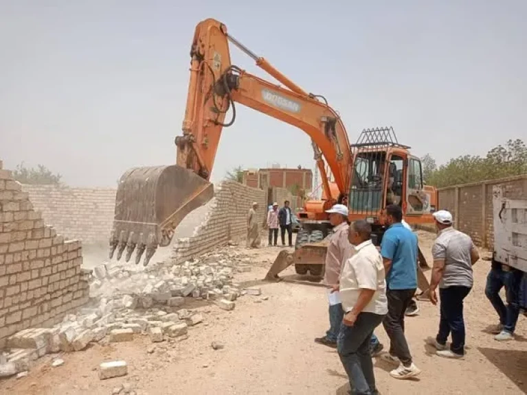 أجهزة المدن الجديدة تنفذ حملات مكبرة لإزالة التعديات ومخالفات البناء واسترداد الأراضي المخالفة