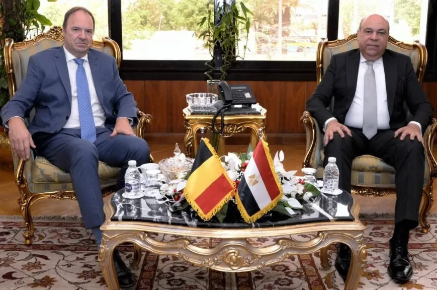 وزير الطيران المدني يبحث مع سفير بلجيكا لدي مصر فرص تعزيز الربط الجوي بين البلدين