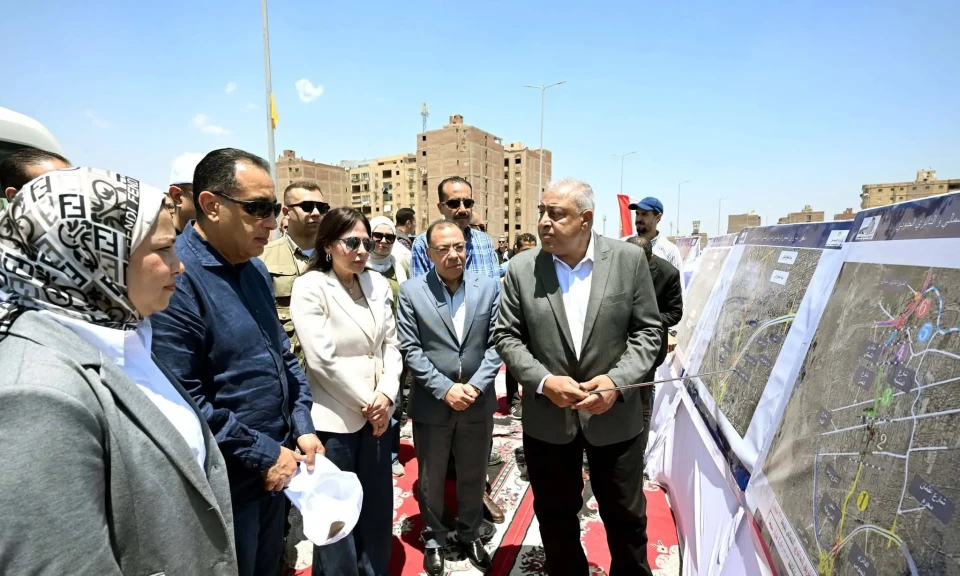 رئيس الوزراء يتفقد محور عمرو بن العاص