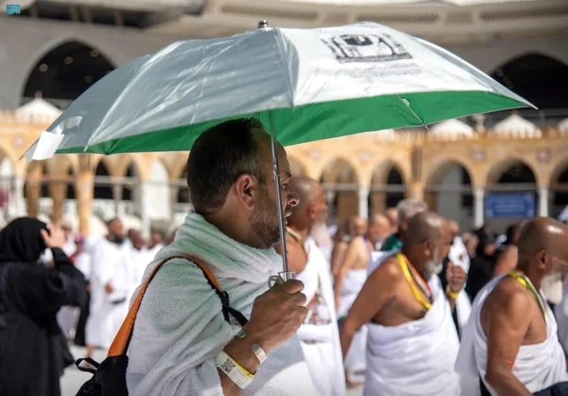 السعودية: إنقاذ حياة حاجَّين بعد تعرضهما لجلطات قلبية حادة والصحة تؤكد أهمية ”المظلة”