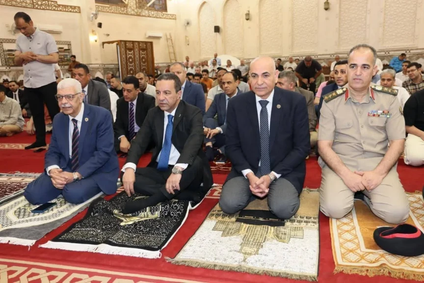 محافظ المنوفية يؤدي شعائر صلاة عيد الأضحي المبارك بمسجد الرؤوف الرحيم