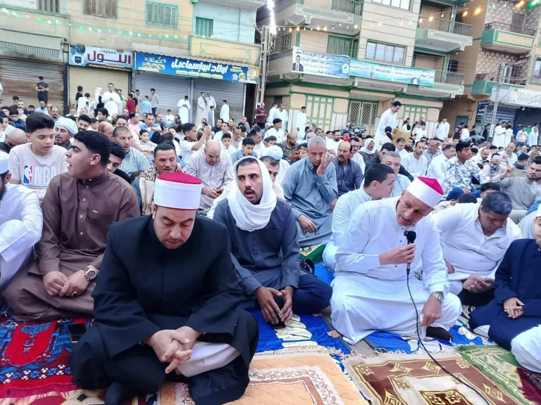 غرفة عمليات الأوقاف: إقبال حاشد على ساحات الصلاة والمساجد بمختلف محافظات الجمهورية