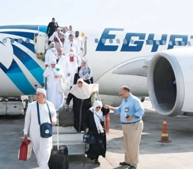 مصر للطيران تطلق جسراً جوياً لعودة الحجاج