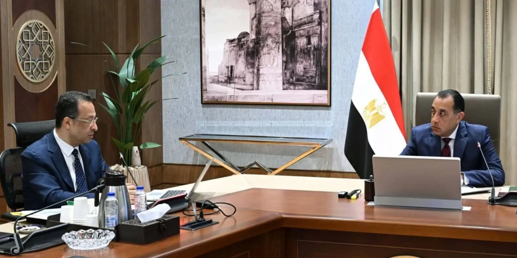 رئيس الوزراء يستعرض مع وزير الاتصالات عدداً من ملفات عمل الوزارة