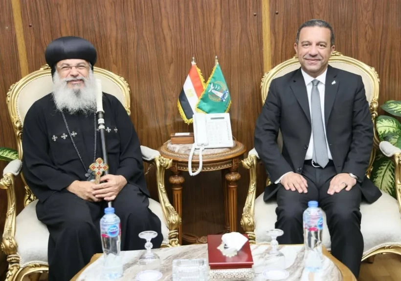 محافظ المنوفية يستقبل الأنبا مكسيموس مطران بنها وقويسنا