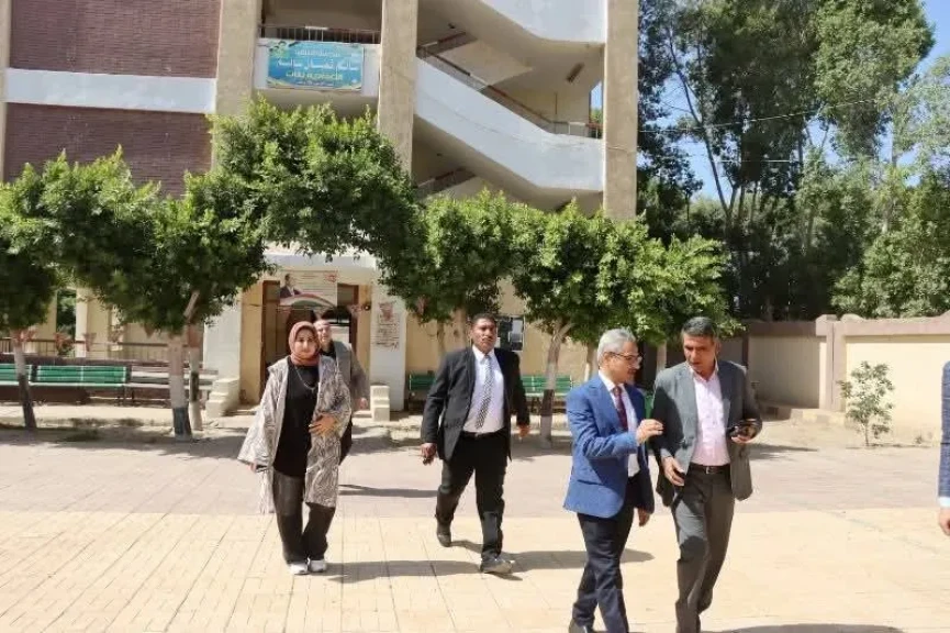 محافظ بني سويف يوجه بضرورة التواجد الطيب داخل لجان امتحانات الشهادة الإعدادية
