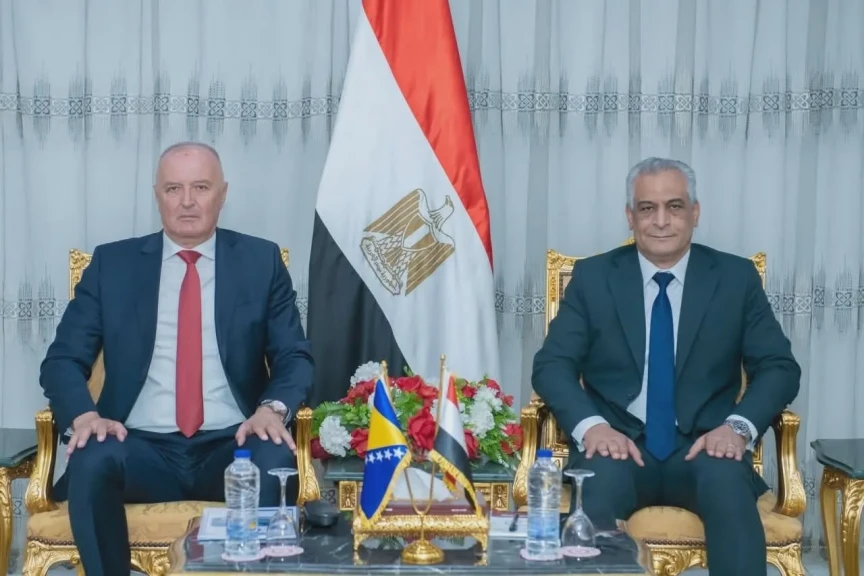 وزير الدولة للإنتاج الحربي يستقبل نائب رئيس مجلس الوزراء ووزير دفاع البوسنة والهرسك