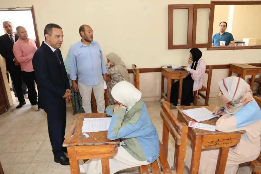 محافظ المنوفية يحيل مدير الادارة التعليمية ببركة السبع ومدير مدرسة محمد عمرو الإعدادية للتحقيق