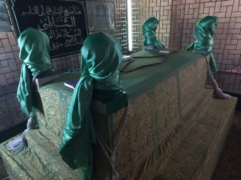 ضريح الإمام الشاطبي والقاضي الفاضل ملتقى العلم والدولة في القرافة التاريخية