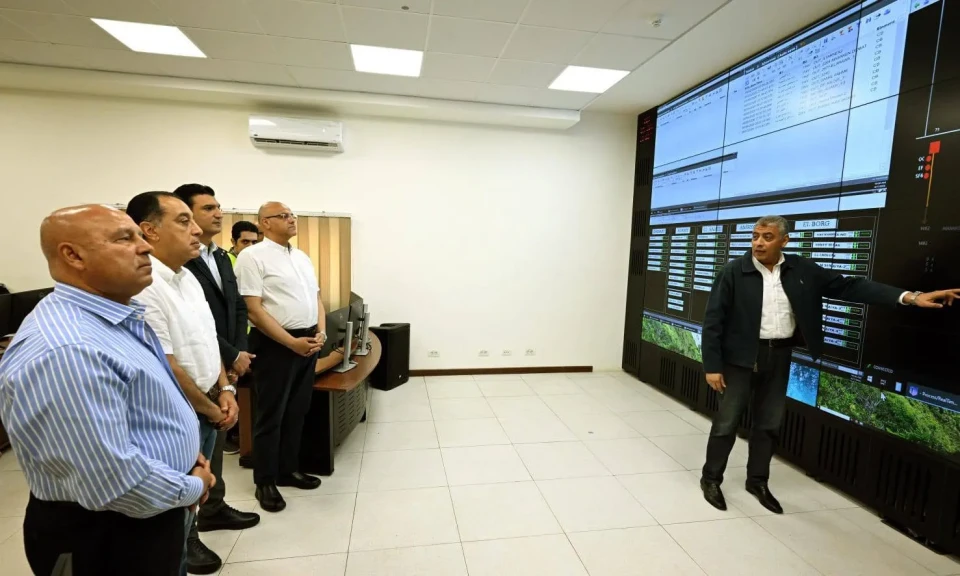 رئيس الوزراء يتفقد مركز تحكم غرب التابع لشركة الإسكندرية لتوزيع الكهرباء