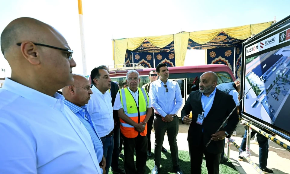 رئيس الوزراء يتفقد مجمع ألستوم الصناعي بمدينة برج العرب الجديدة
