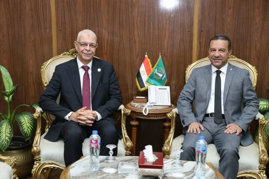 رئيس جامعة المنوفية يهنئ محافظ المنوفية بالعيد القومي للمحافظة