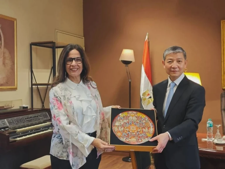 وزيرة الثقافة تبحث مع السفير الصيني سبل تعزيز التعاون الثقافي بين البلدين