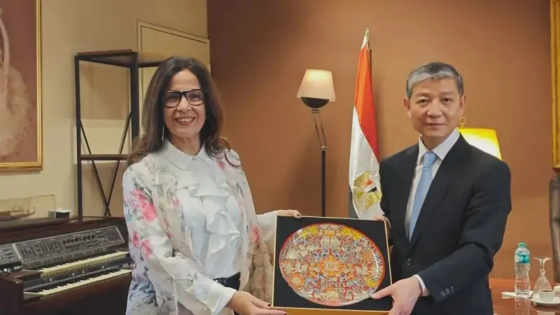 وزيرة الثقافة تبحث مع السفير الصيني سبل تعزيز التعاون الثقافي بين البلدين