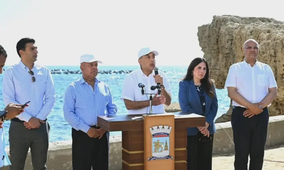 رئيس الوزراء: مشروع تطوير شرق الإسكندرية أو ”أبوقير الجديدة” معجزة حقيقية يتم تنفيذها في صمت دون الحديث عنها كثيراً