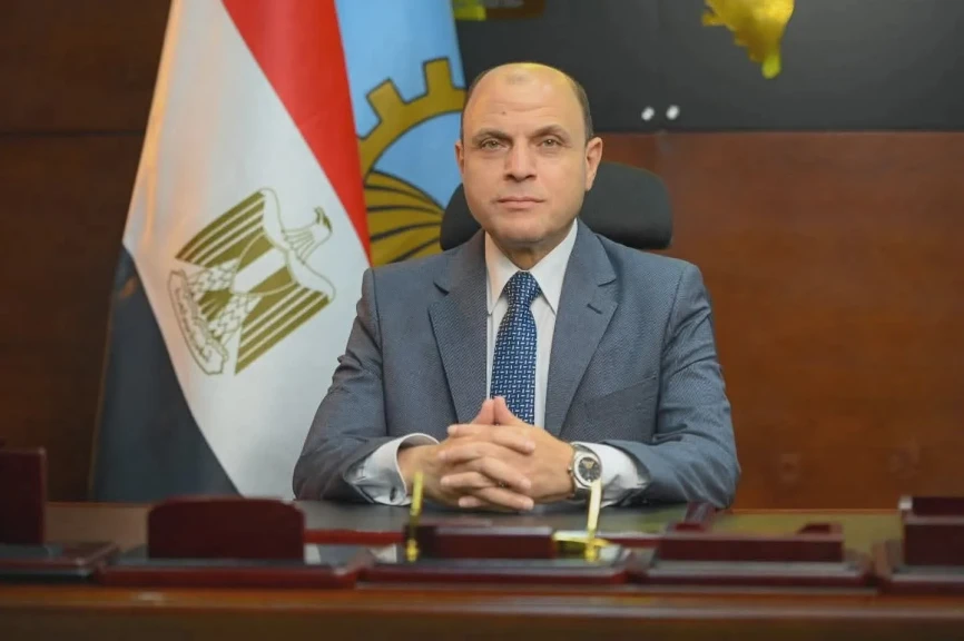 محافظ الغربية يجري حركة تنقلات محدودة لرؤساء الأحياء لدفع منظومة العمل