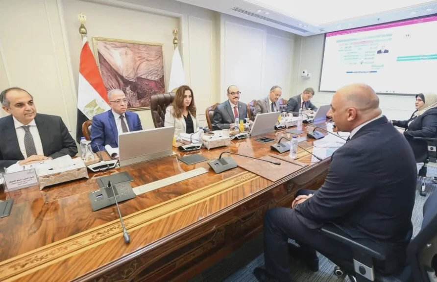 وزيرة التنمية المحلية والبيئة تترأس لجنة الوظائف القيادية لشغل عدد من الوظائف القيادية بالوزارة