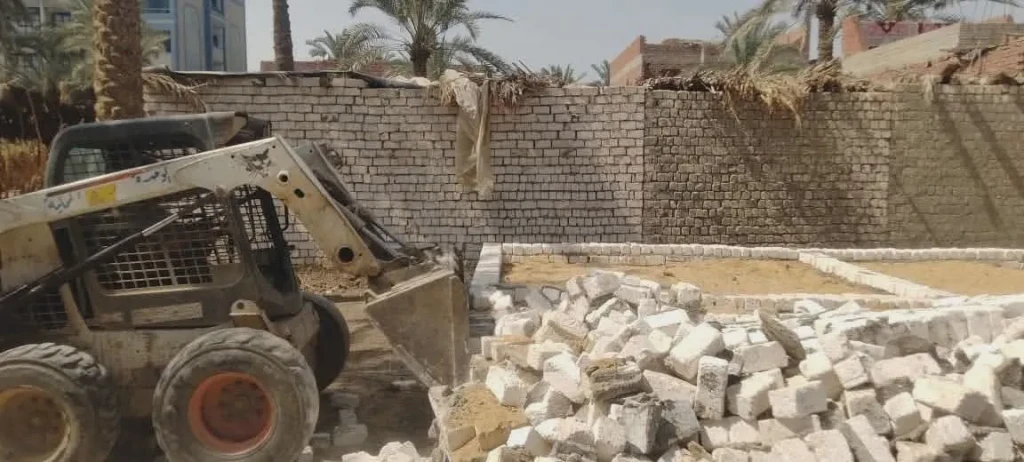 محافظ الجيزة يتابع حملات إزالة مخالفات البناء والتعديات على الأراضي الزراعية بعدد من المراكز والأحياء