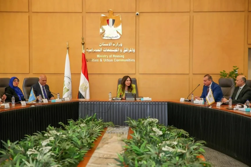 وزيرة الإسكان تتابع موقف مشروعات مياه الشرب والصرف الصحي بمحافظة القليوبية ومدينة العبور