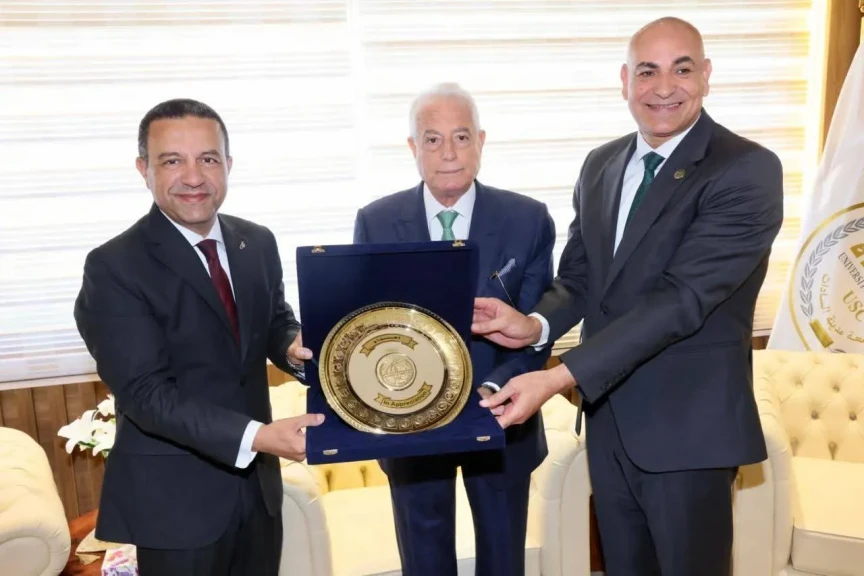 محافظ المنوفية ومستشار رئيس الجمهورية يشهدوا مجلس أمناء الجامعة الأهلية الأول