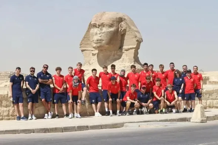 منتخب شباب روسيا يزور الأهرامات