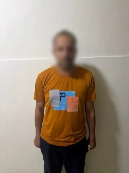 ضبط عاطل لانتحاله صفة شرطية والادعاء بتكليفه بفحص استغاثات السيدات عبر التواصل الاجتماعي