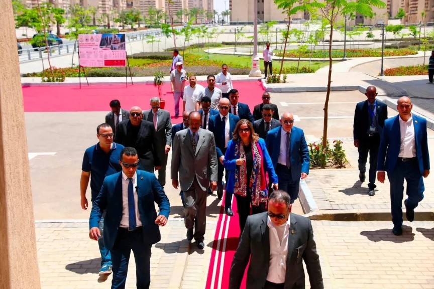 الرئيس الإريتري يزور وحدات المبادرة الرئاسية ”سكن لكل المصريين” بمدينة حدائق العاصمة