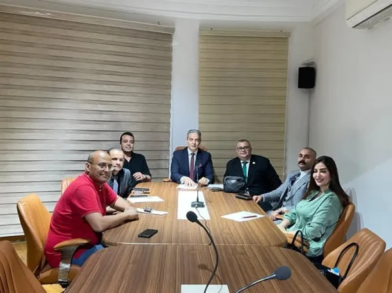 نقيب الإعلاميين يشهد جلسة صلح بين الإعلامية بسنت النبراوي وأيمن حسن الصحفي
