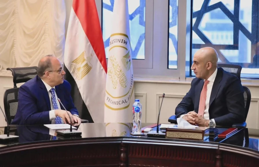 وزير التربية والتعليم يبحث مع رئيس هيئة الدواء المصرية تعزيز سبل التعاون لإعداد كوادر فنية متخصصة في قطاع الصناعات الدوائية