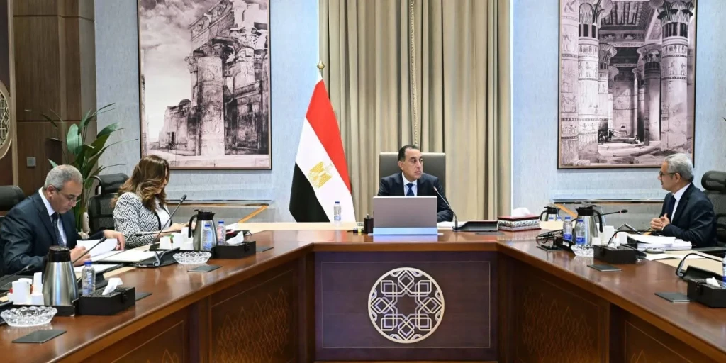 رئيس الوزراء يستعرض الموقف التنفيذي للمشروعات الخدمية والتنموية في محافظة بني سويف
